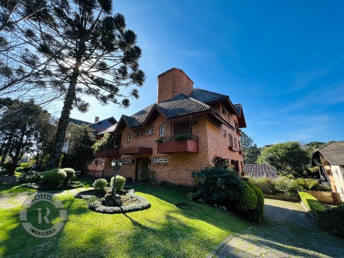 APARTAMENTO DE DOIS DORMITÓRIOS EM CANELA