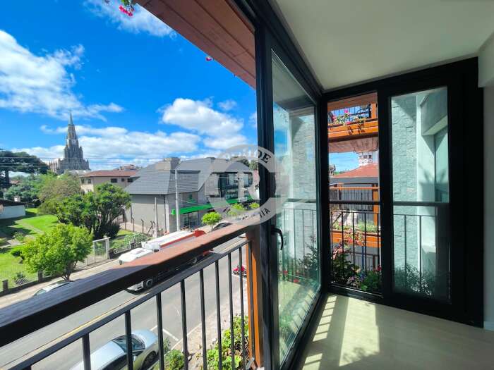 APARTAMENTO DE TRÊS DORMITÓRIOS EM CANELA