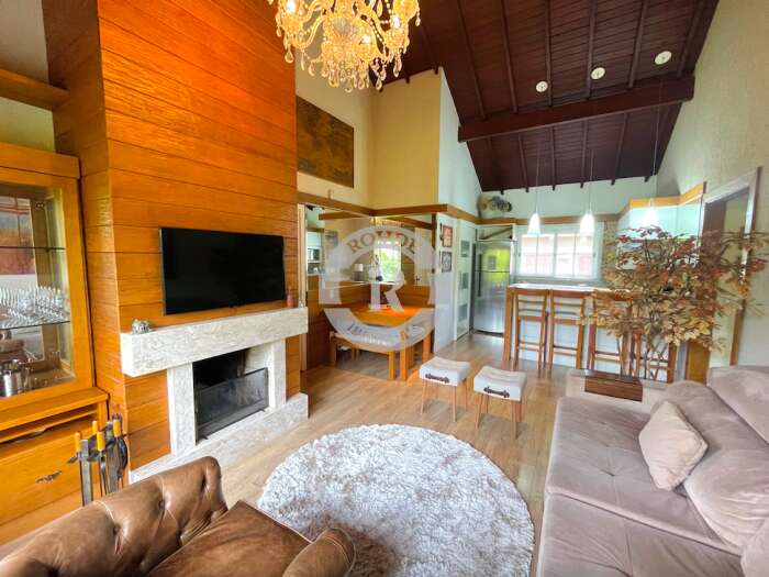 APARTAMENTO DE DOIS DORMITÓRIOS EM CANELA