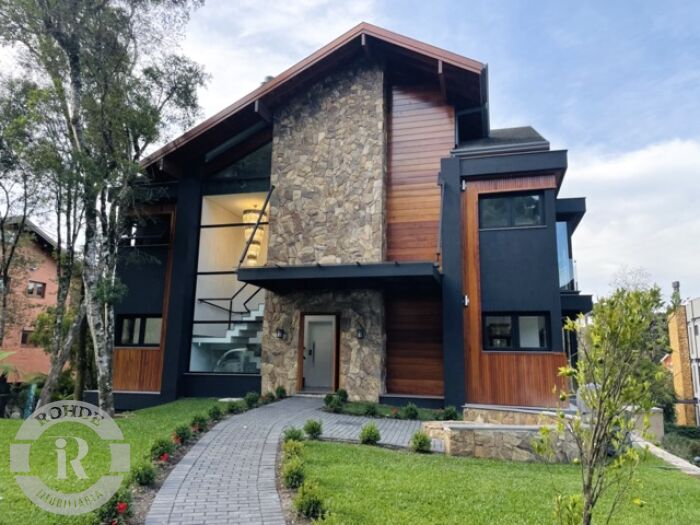 APARTAMENTO DE DOIS DORMITÓRIOS EM CANELA